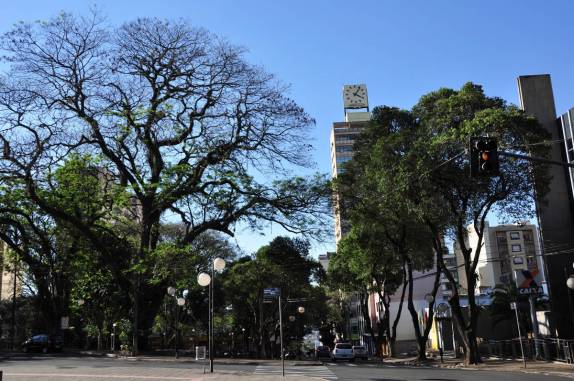 Praça na cidade de Londrina, no norte do Paraná